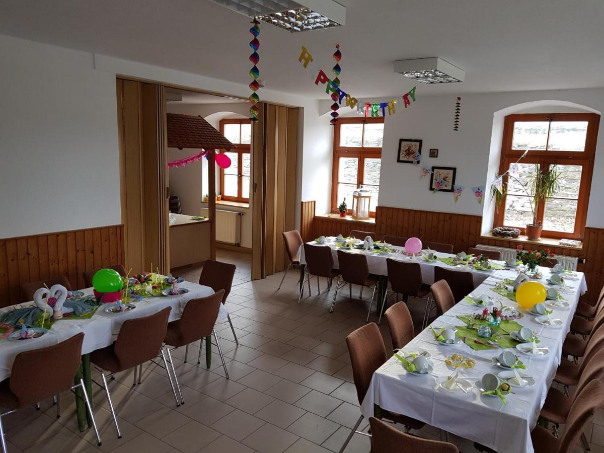Teichcamp Hostel Grosshartmannsdorf Exterior photo